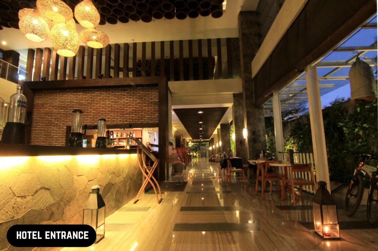 Grand Ixora Kuta Resort Extérieur photo